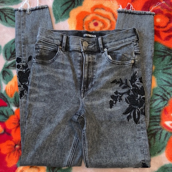 EXPRESS High Rise Embroidery Jeans - Picture 3 of 5